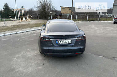 Лифтбек Tesla Model S 2015 в Киеве