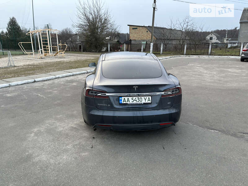 Лифтбек Tesla Model S 2015 в Киеве