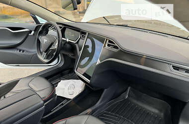 Лифтбек Tesla Model S 2013 в Дубно