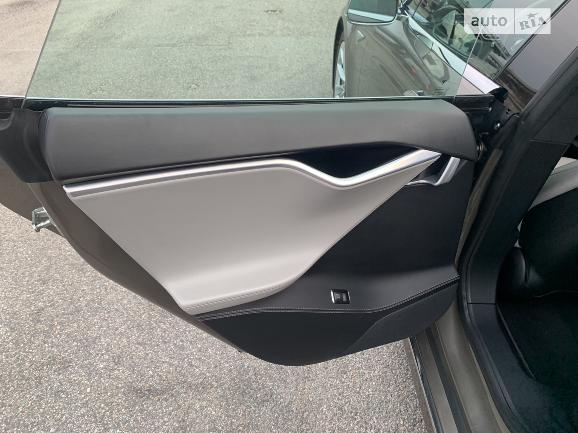 2016 Tesla Model S - мініатюра 9