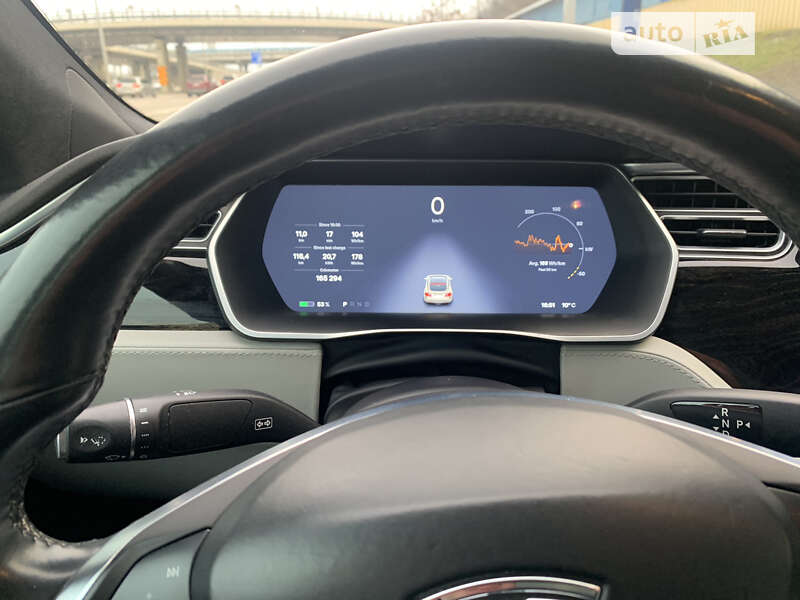 Лифтбек Tesla Model S 2016 в Киеве