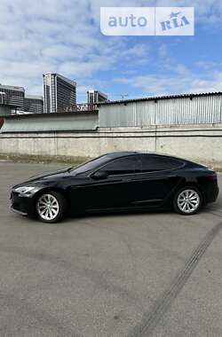 Лифтбек Tesla Model S 2017 в Киеве