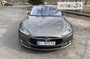 Лифтбек Tesla Model S 2015 в Полтаве