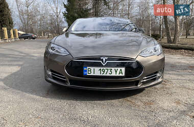 Ліфтбек Tesla Model S 2015 в Полтаві