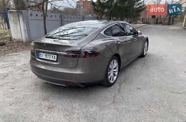 Лифтбек Tesla Model S 2015 в Полтаве