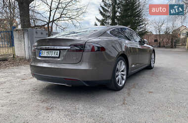 Ліфтбек Tesla Model S 2015 в Полтаві