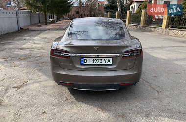 Ліфтбек Tesla Model S 2015 в Полтаві