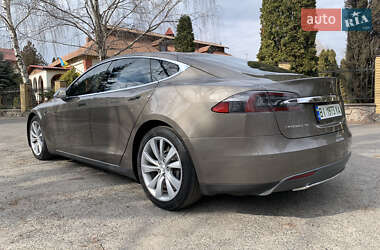 Ліфтбек Tesla Model S 2015 в Полтаві