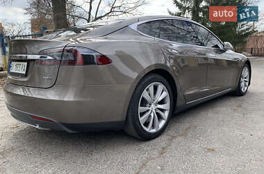 Ліфтбек Tesla Model S 2015 в Полтаві