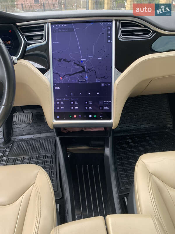 Ліфтбек Tesla Model S 2015 в Полтаві