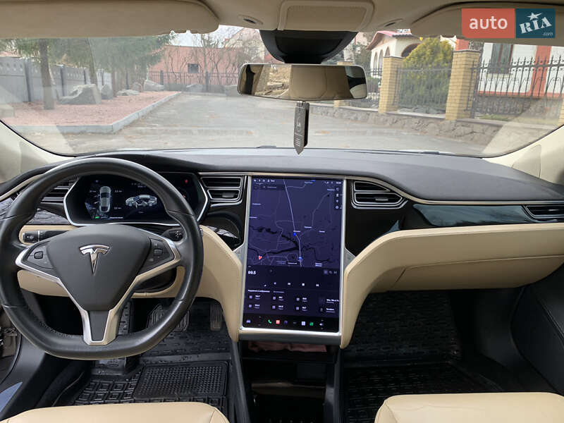 Ліфтбек Tesla Model S 2015 в Полтаві