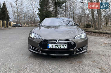 Лифтбек Tesla Model S 2015 в Полтаве