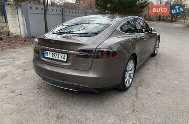 Ліфтбек Tesla Model S 2015 в Полтаві