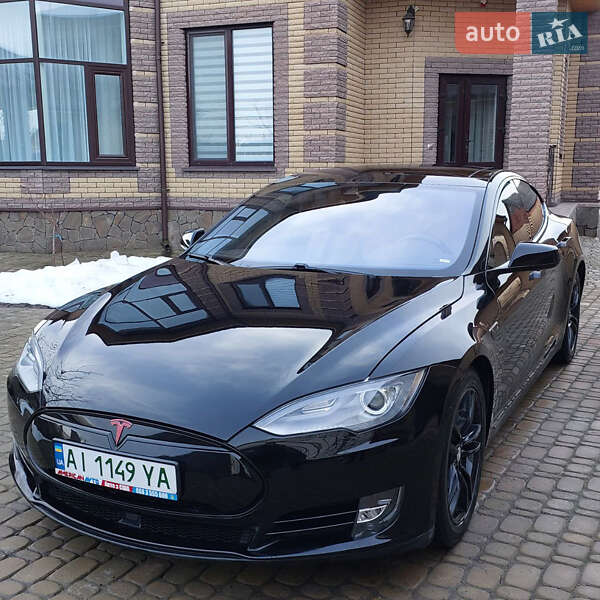 Лифтбек Tesla Model S 2015 в Киеве