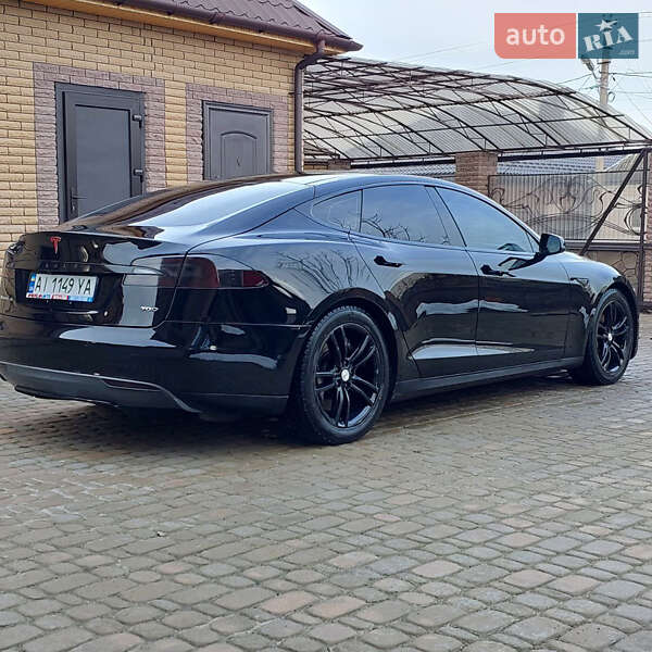 Лифтбек Tesla Model S 2015 в Киеве