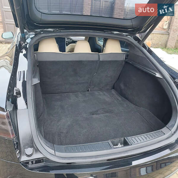 Лифтбек Tesla Model S 2015 в Киеве