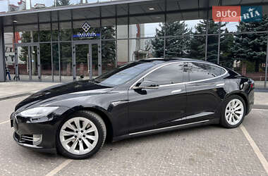 Лифтбек Tesla Model S 2015 в Ровно