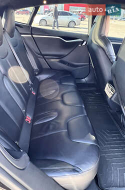 Лифтбек Tesla Model S 2015 в Ровно