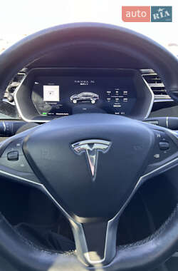 Лифтбек Tesla Model S 2015 в Ровно
