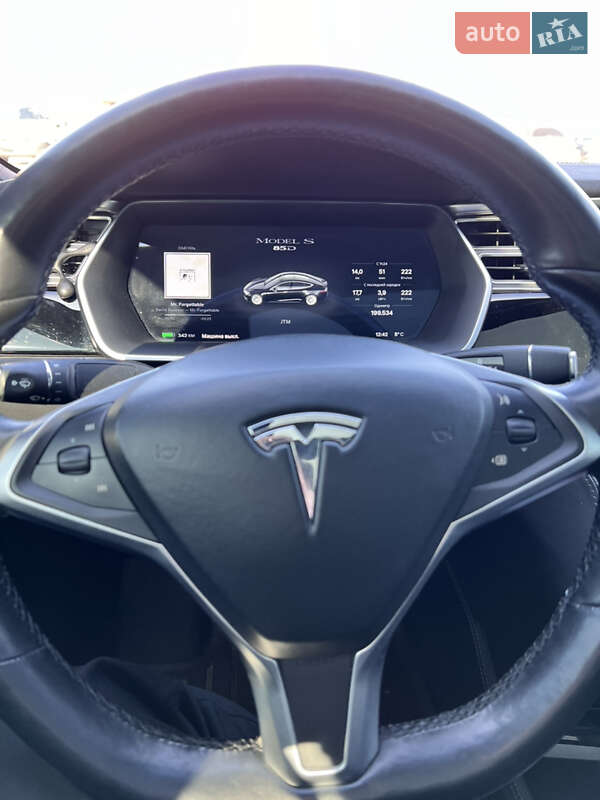 Лифтбек Tesla Model S 2015 в Ровно