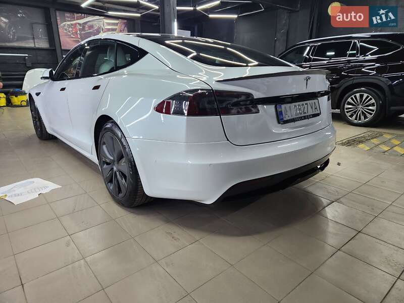 Лифтбек Tesla Model S 2021 в Киеве