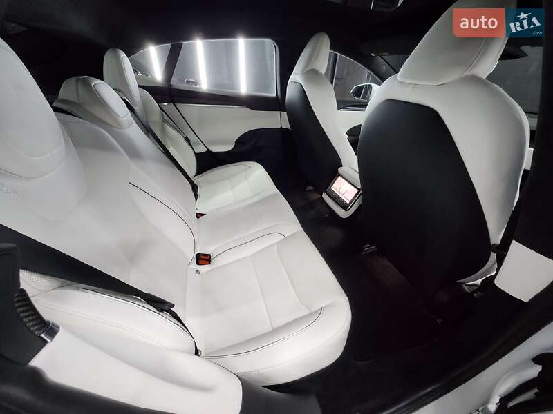 Лифтбек Tesla Model S 2021 в Киеве