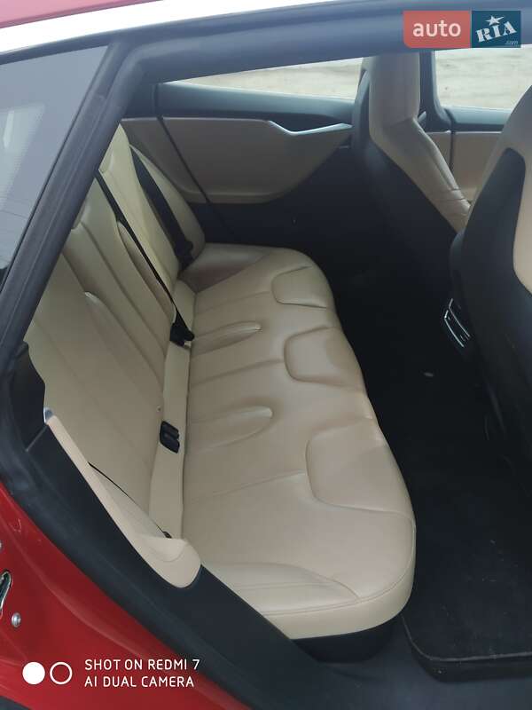 Ліфтбек Tesla Model S 2015 в Коломиї