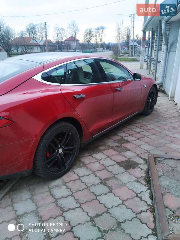 Ліфтбек Tesla Model S 2015 в Коломиї