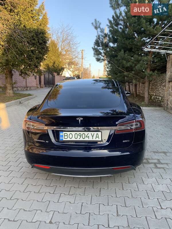 Лифтбек Tesla Model S 2015 в Тернополе