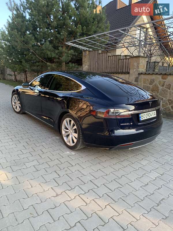 Лифтбек Tesla Model S 2015 в Тернополе