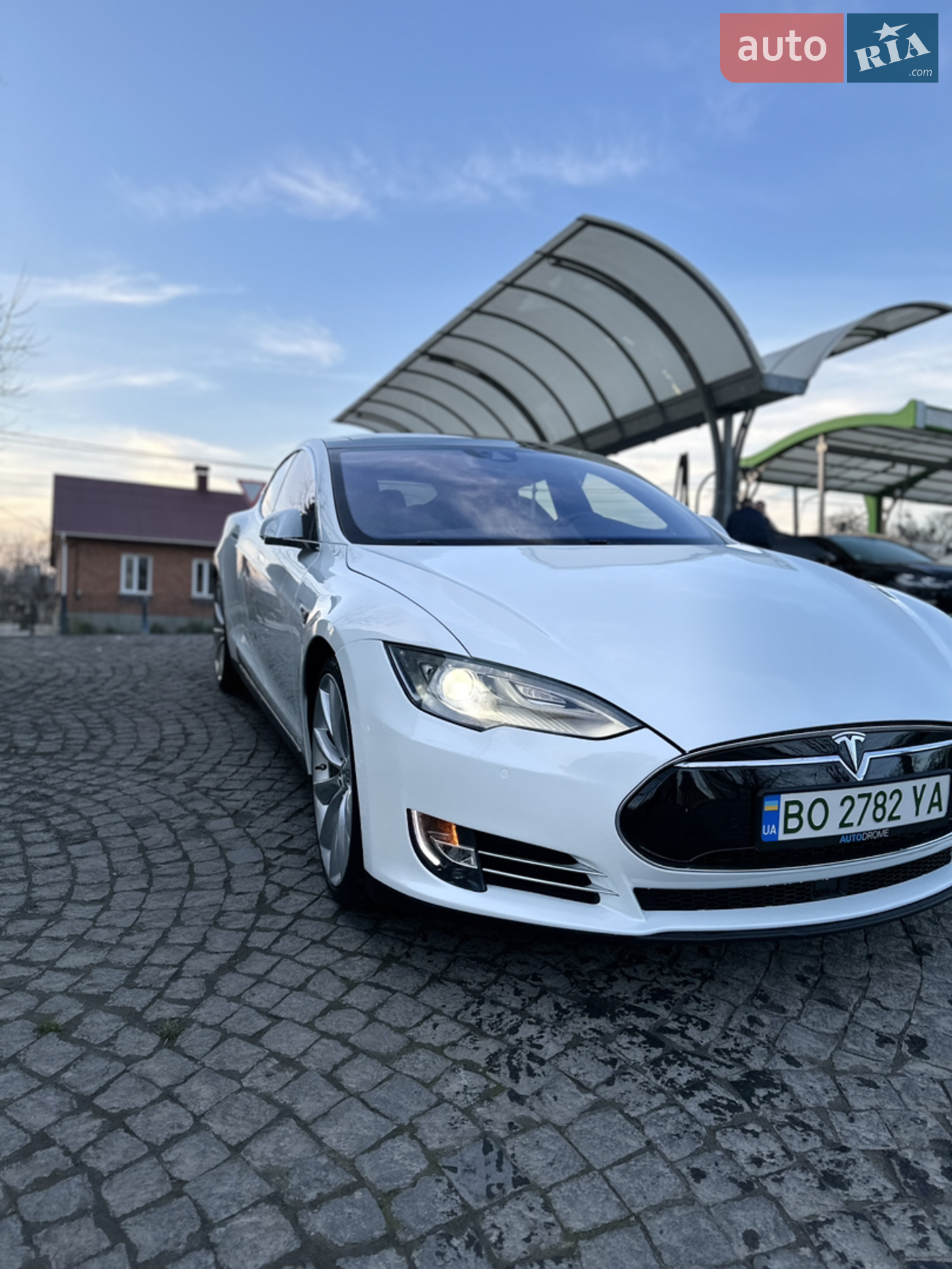 2015 Tesla Model S - мініатюра 9