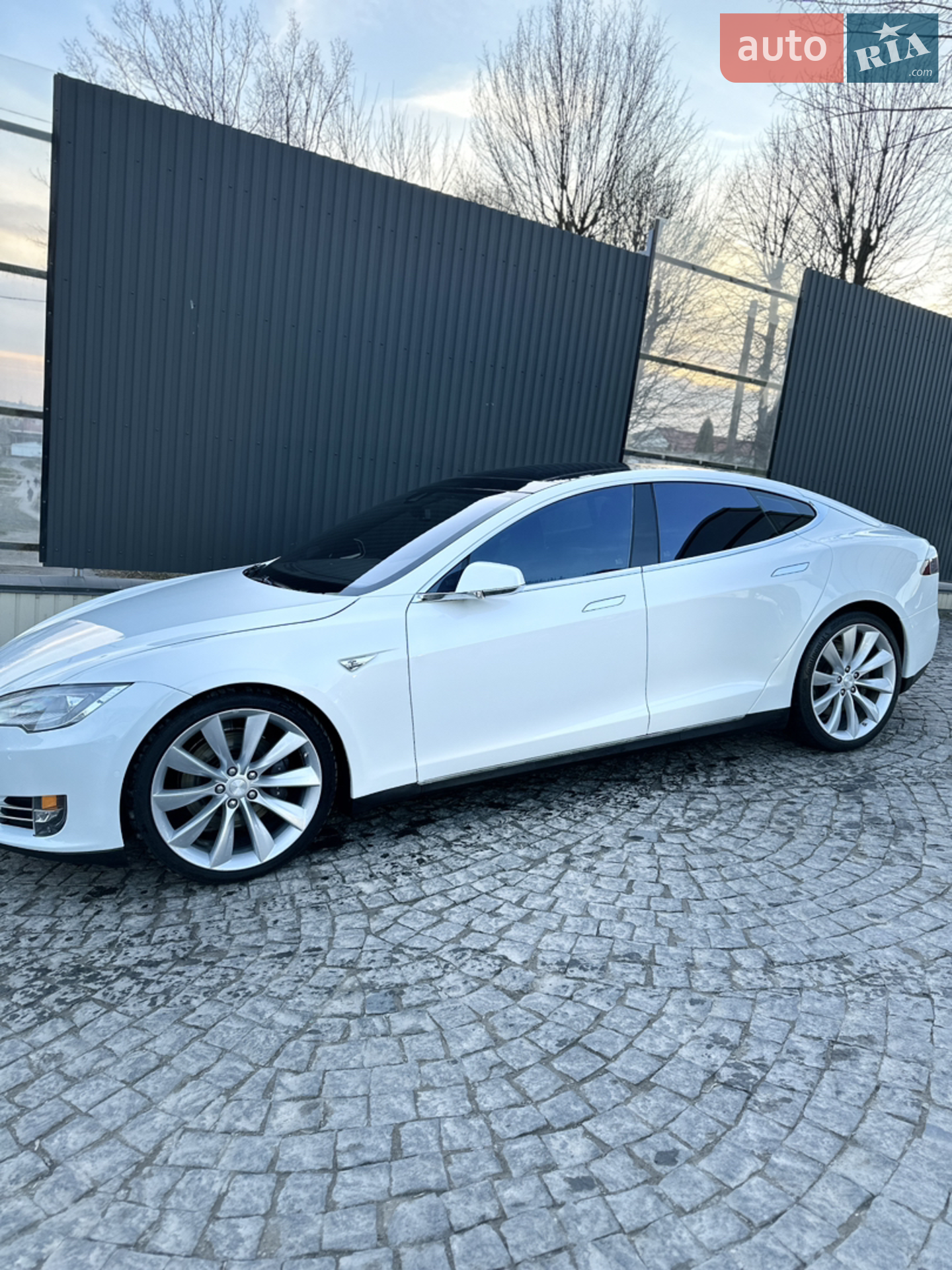 2015 Tesla Model S - фото 1