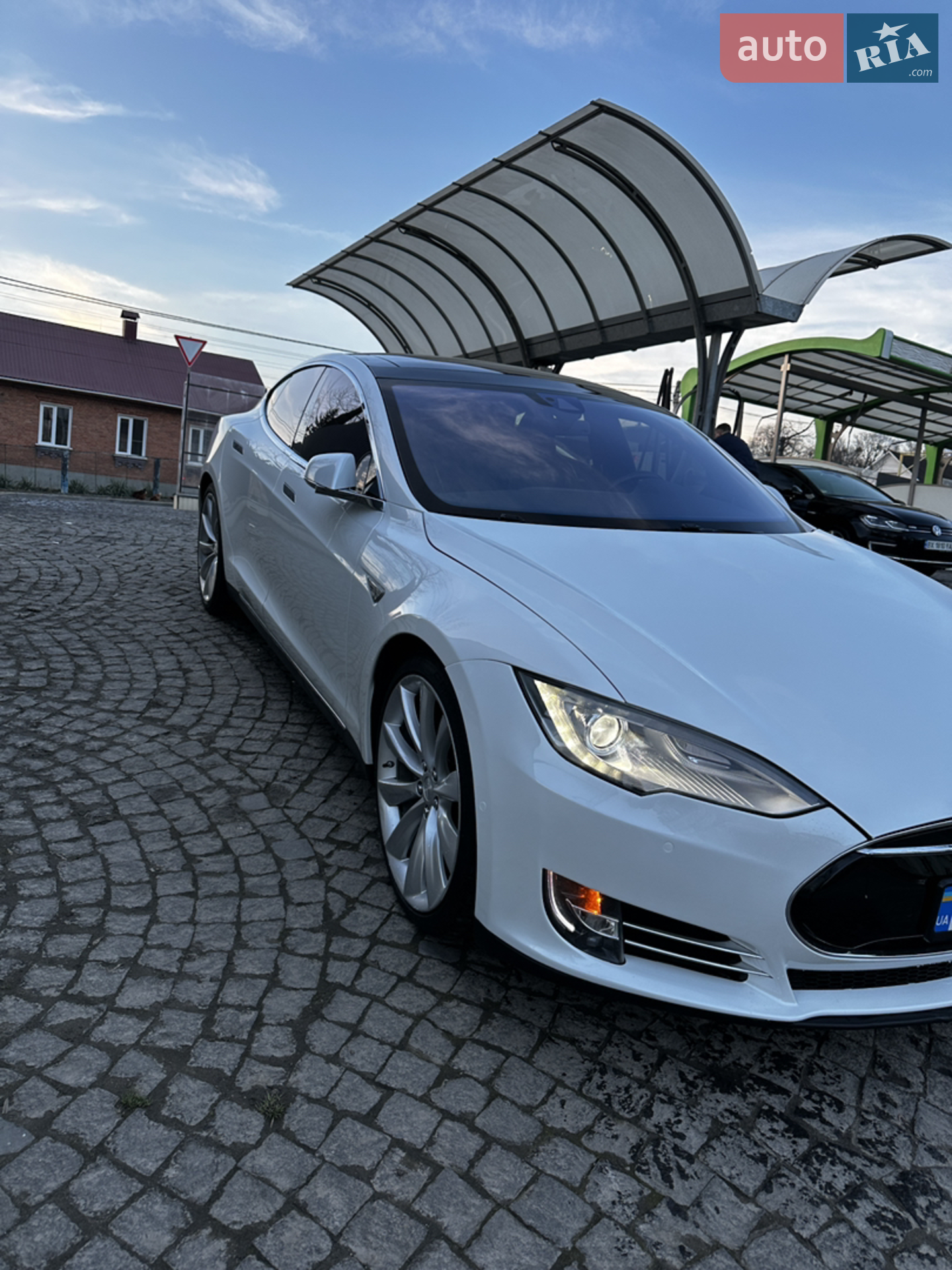 2015 Tesla Model S - мініатюра 11