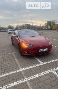 Лифтбек Tesla Model S 2015 в Житомире