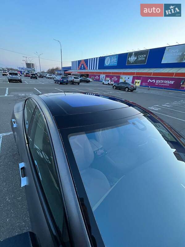 Лифтбек Tesla Model S 2015 в Киеве
