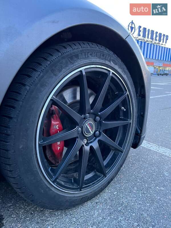 Лифтбек Tesla Model S 2015 в Киеве