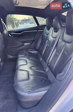 Лифтбек Tesla Model S 2015 в Луцке