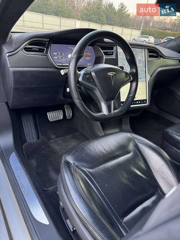Лифтбек Tesla Model S 2015 в Луцке