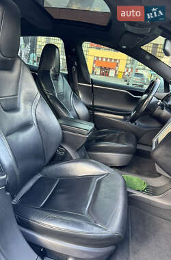 Лифтбек Tesla Model S 2015 в Луцке