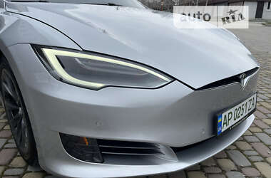 Ліфтбек Tesla Model S 2017 в Запоріжжі
