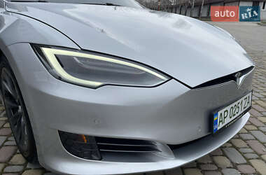 Лифтбек Tesla Model S 2017 в 