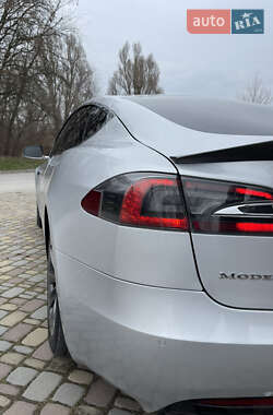 Лифтбек Tesla Model S 2017 в 