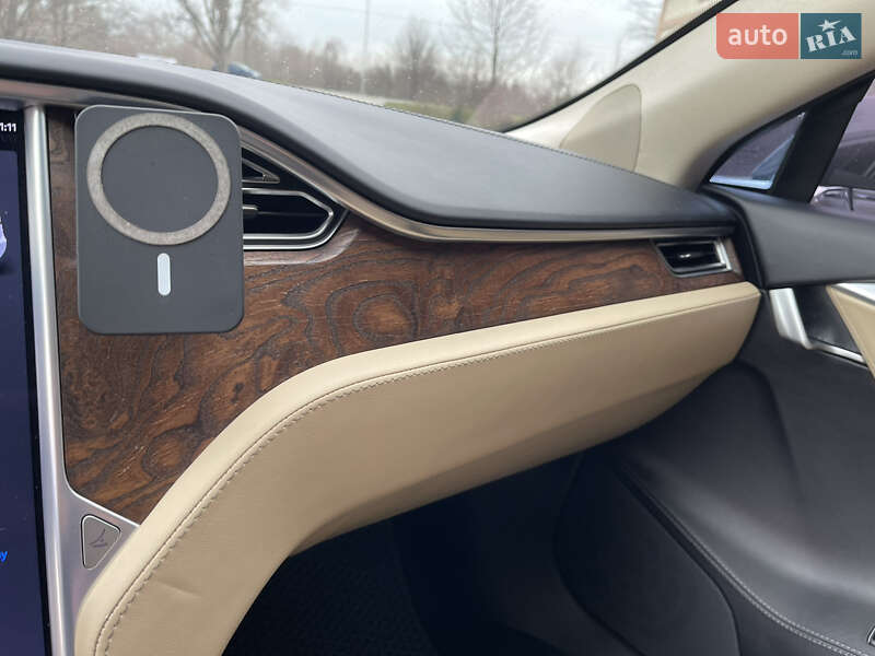 Лифтбек Tesla Model S 2017 в Запорожье
