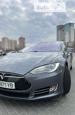 Лифтбек Tesla Model S 2014 в Киеве