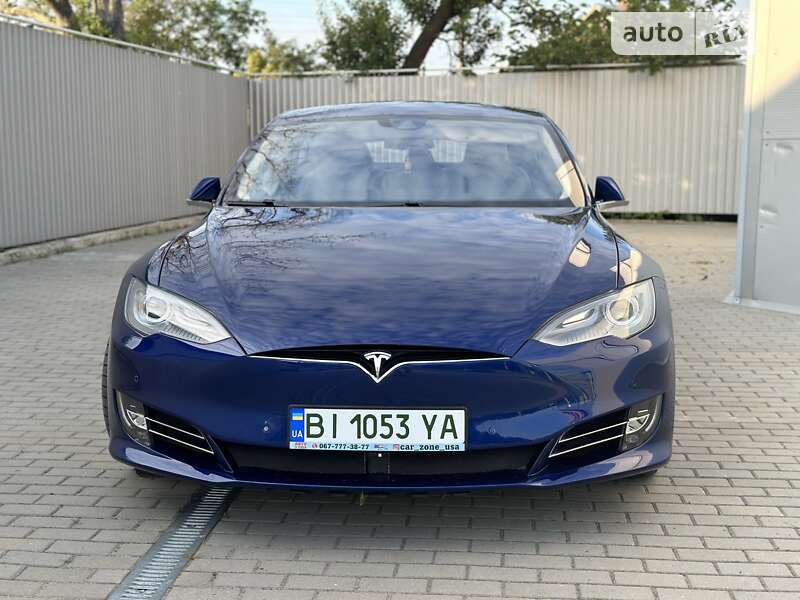 Ліфтбек Tesla Model S 2015 в Полтаві