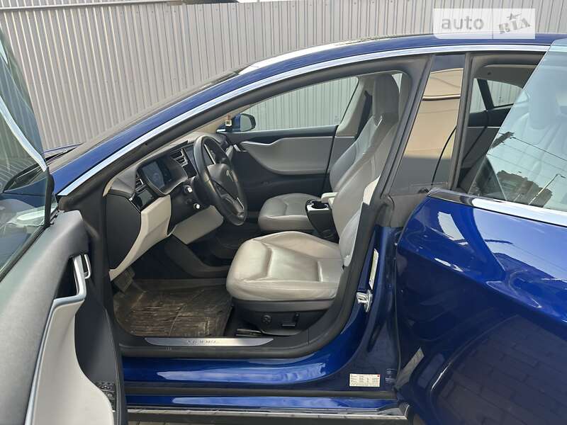 Ліфтбек Tesla Model S 2015 в Полтаві