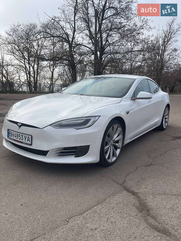 Лифтбек Tesla Model S 2016 в Одессе