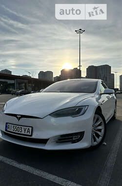 Лифтбек Tesla Model S 2017 в 