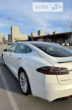 Лифтбек Tesla Model S 2017 в Киеве