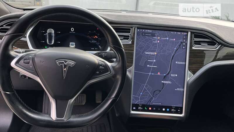 Лифтбек Tesla Model S 2016 в Хусте